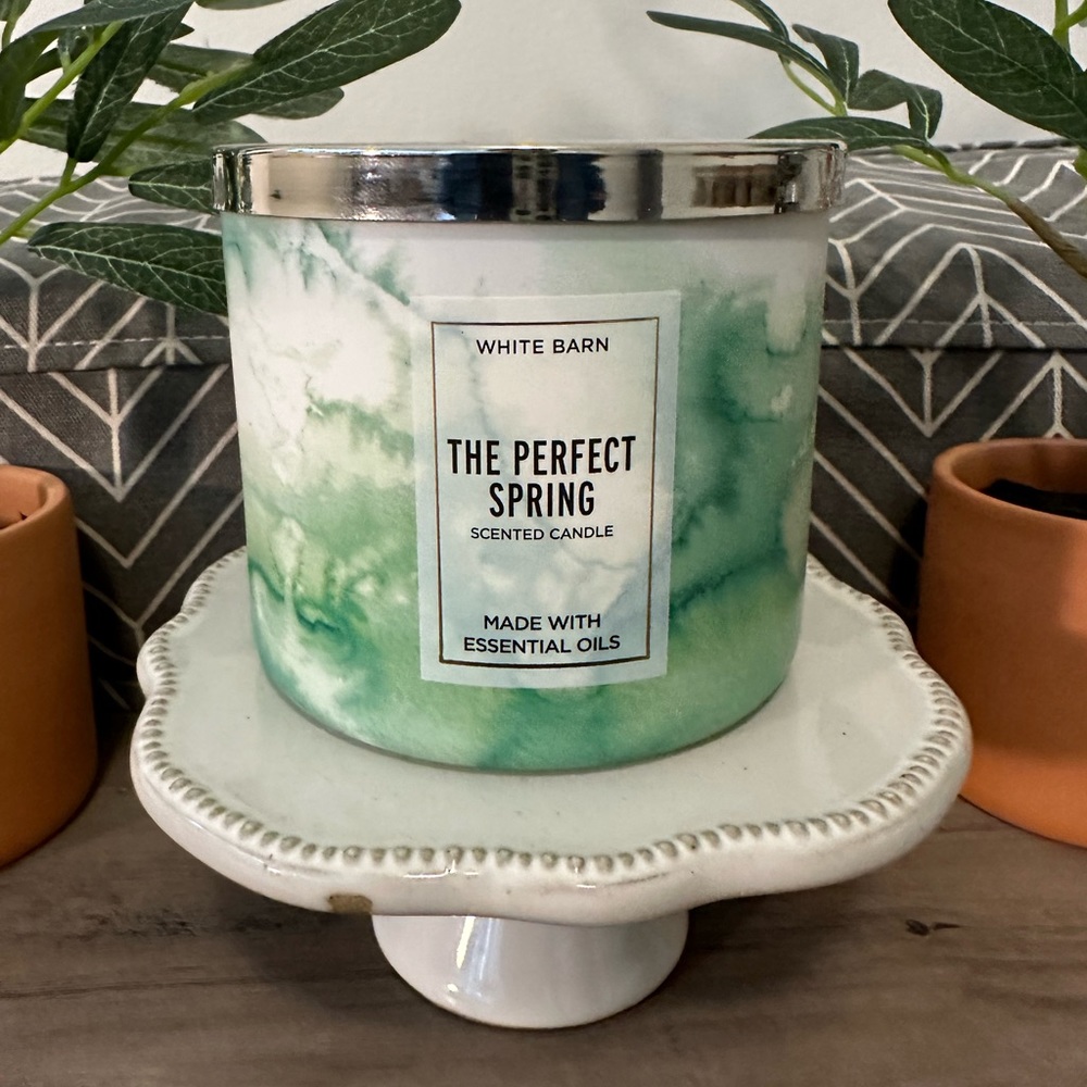 Brand new - Bath & Body Works 3-Wick candle